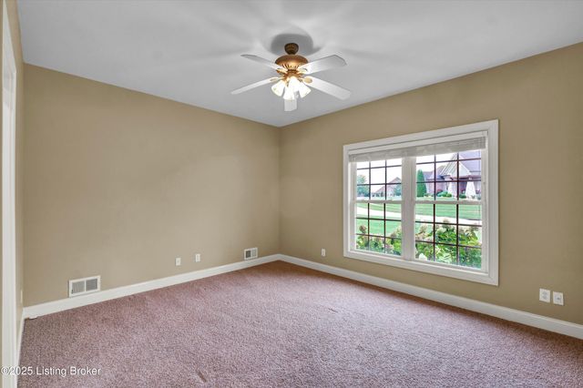 18741 Willington Cir, Louisville, KY 40245