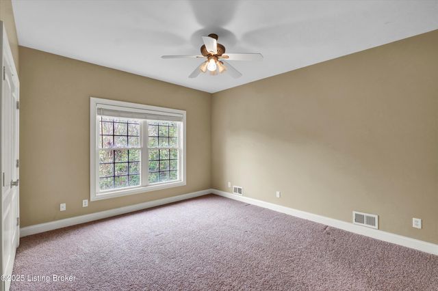 18741 Willington Cir, Louisville, KY 40245