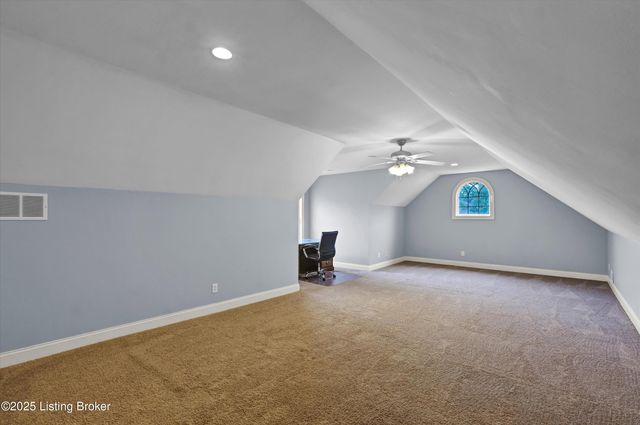 18741 Willington Cir, Louisville, KY 40245