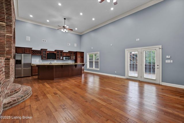 18741 Willington Cir, Louisville, KY 40245