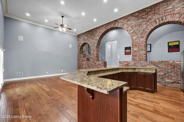 18741 Willington Cir, Louisville, KY 40245