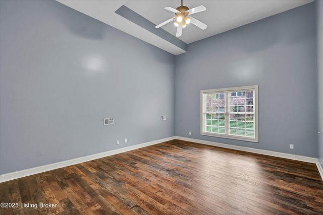 18741 Willington Cir, Louisville, KY 40245