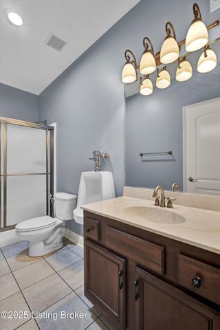 18741 Willington Cir, Louisville, KY 40245