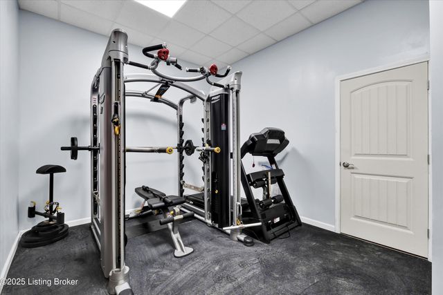 18741 Willington Cir, Louisville, KY 40245