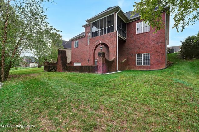 18741 Willington Cir, Louisville, KY 40245