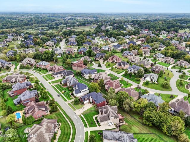 18741 Willington Cir, Louisville, KY 40245