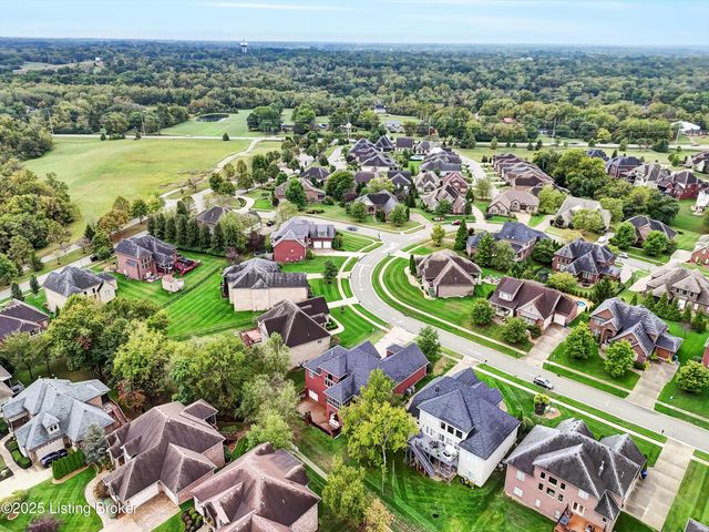 18741 Willington Cir, Louisville, KY 40245