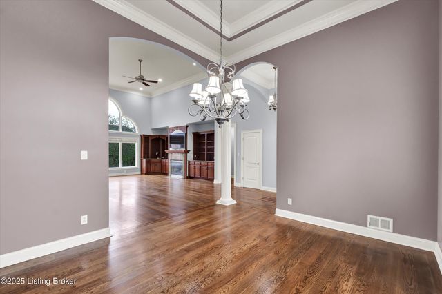 18741 Willington Cir, Louisville, KY 40245