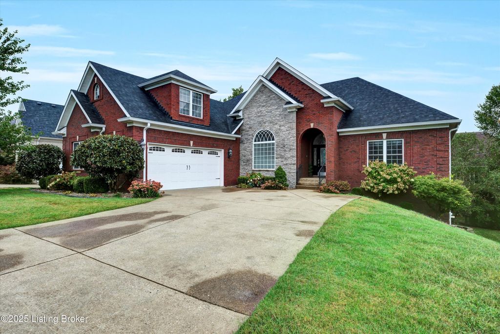 18741 Willington Cir, Louisville, KY 40245