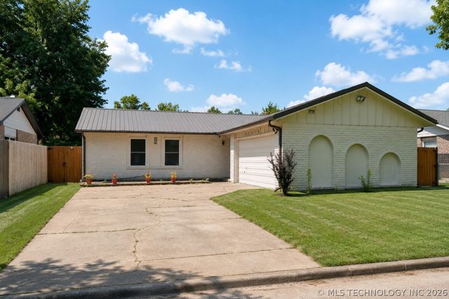 21410 E 31st Place S, Broken Arrow, OK 74014