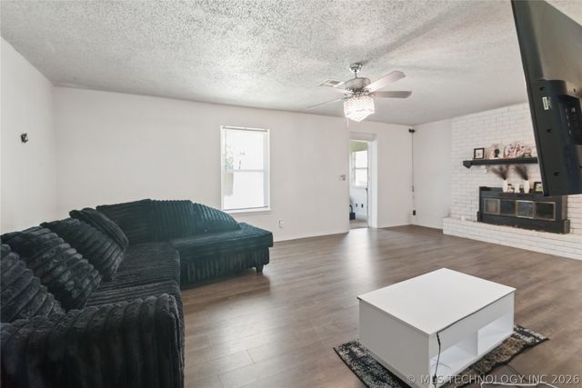 21410 E 31st Place S, Broken Arrow, OK 74014