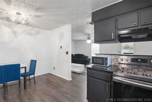 21410 E 31st Place S, Broken Arrow, OK 74014