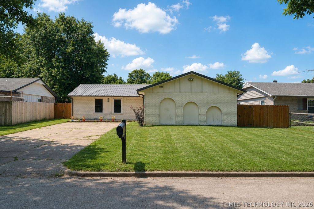 21410 E 31st Place S, Broken Arrow, OK 74014
