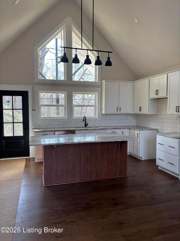 3008 New Moody Ln, La Grange, KY 40031