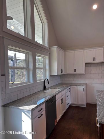 3008 New Moody Ln, La Grange, KY 40031