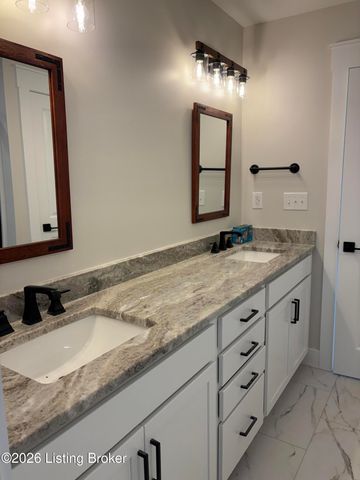 3008 New Moody Ln, La Grange, KY 40031