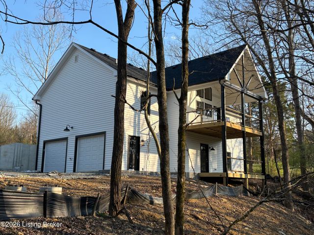 3008 New Moody Ln, La Grange, KY 40031