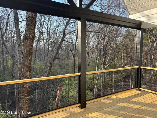 3008 New Moody Ln, La Grange, KY 40031