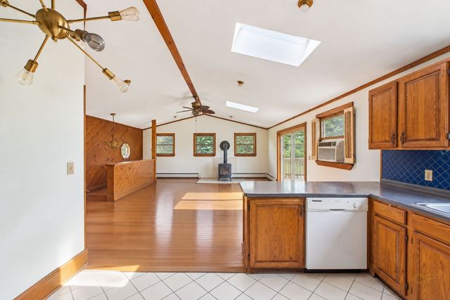 9 Reservation Rd, Fairhaven, MA 02719