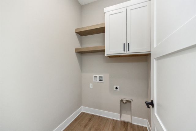 1247 Arbor Woods Drive, Pleasant Hill, IA 50327