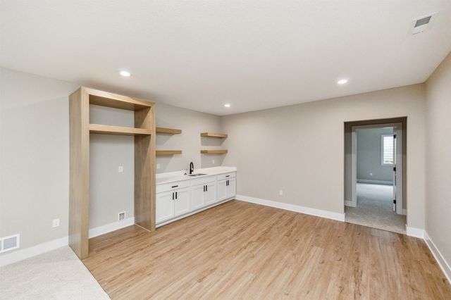 1247 Arbor Woods Drive, Pleasant Hill, IA 50327