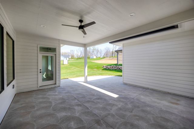 1247 Arbor Woods Drive, Pleasant Hill, IA 50327