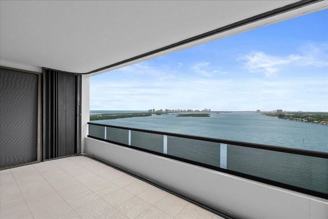 100 Lakeshore Drive 1955, North Palm Beach, FL 33408