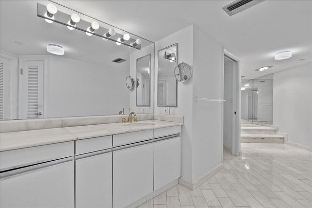 100 Lakeshore Drive 1955, North Palm Beach, FL 33408