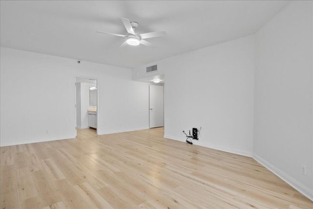 100 Lakeshore Drive 1955, North Palm Beach, FL 33408