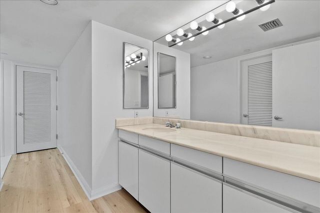 100 Lakeshore Drive 1955, North Palm Beach, FL 33408