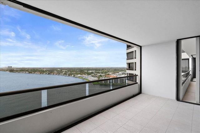 100 Lakeshore Drive 1955, North Palm Beach, FL 33408