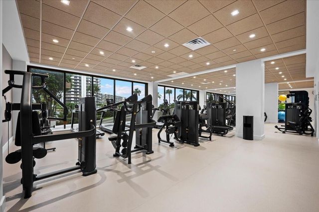 100 Lakeshore Drive 1955, North Palm Beach, FL 33408