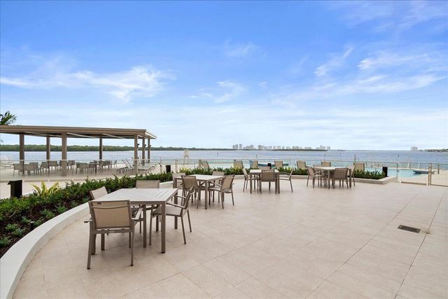 100 Lakeshore Drive 1955, North Palm Beach, FL 33408