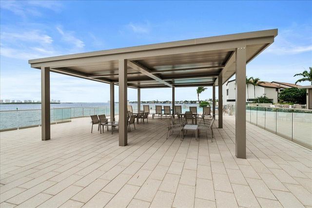100 Lakeshore Drive 1955, North Palm Beach, FL 33408
