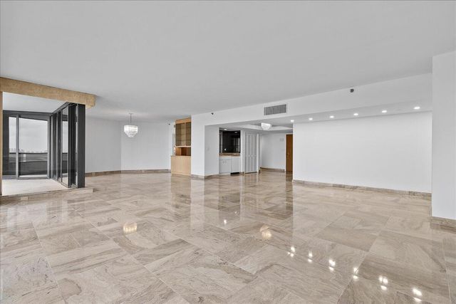 100 Lakeshore Drive 1955, North Palm Beach, FL 33408