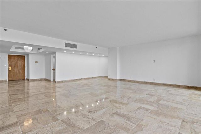 100 Lakeshore Drive 1955, North Palm Beach, FL 33408