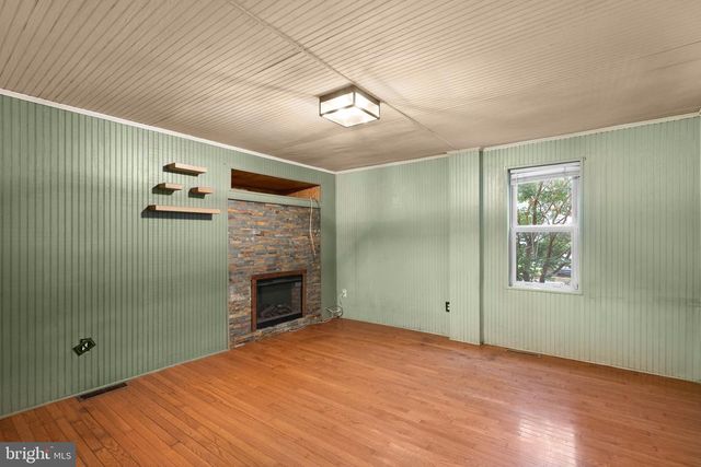 810 KNOXVILLE RD, Knoxville, MD 21758