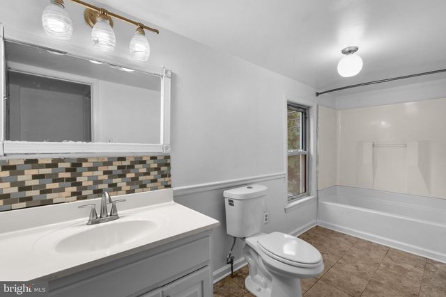 810 KNOXVILLE RD, Knoxville, MD 21758