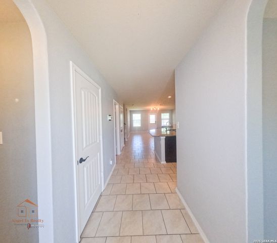 6915 Quantum Loop, San Antonio, TX 78252
