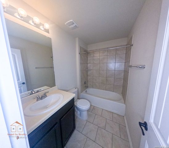 6915 Quantum Loop, San Antonio, TX 78252