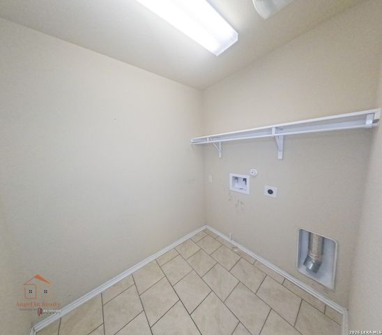 6915 Quantum Loop, San Antonio, TX 78252