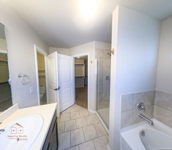 6915 Quantum Loop, San Antonio, TX 78252