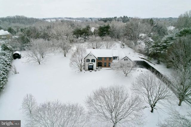 2445 WATER VALLEY RD, Lancaster, PA 17603