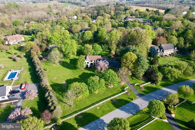 2445 WATER VALLEY RD, Lancaster, PA 17603