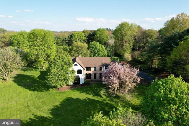 2445 WATER VALLEY RD, Lancaster, PA 17603