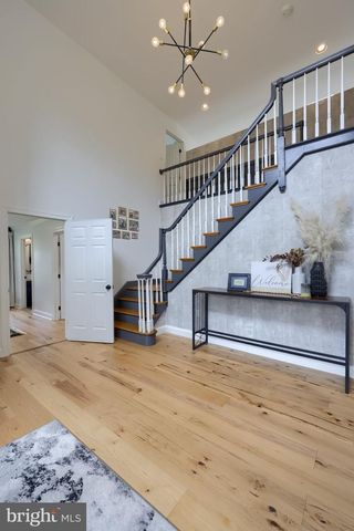 2445 WATER VALLEY RD, Lancaster, PA 17603