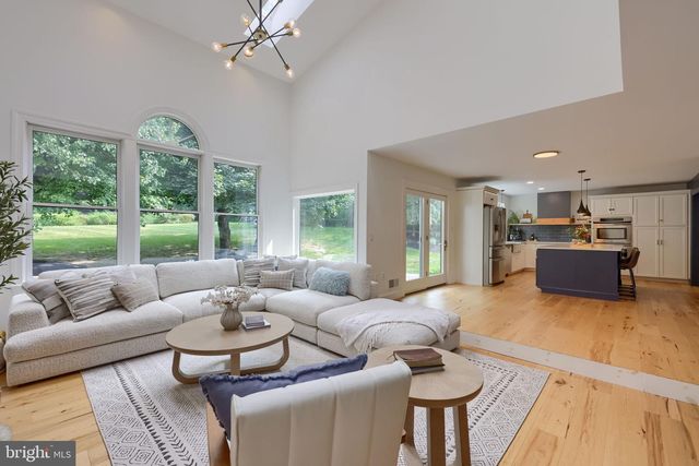 2445 WATER VALLEY RD, Lancaster, PA 17603