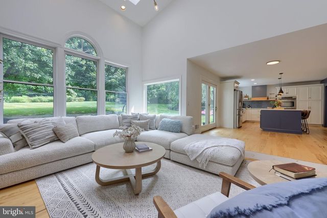 2445 WATER VALLEY RD, Lancaster, PA 17603