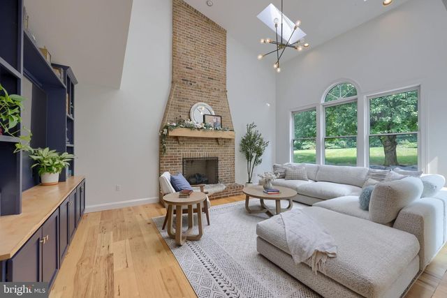 2445 WATER VALLEY RD, Lancaster, PA 17603