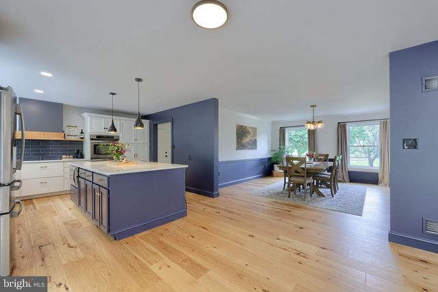 2445 WATER VALLEY RD, Lancaster, PA 17603